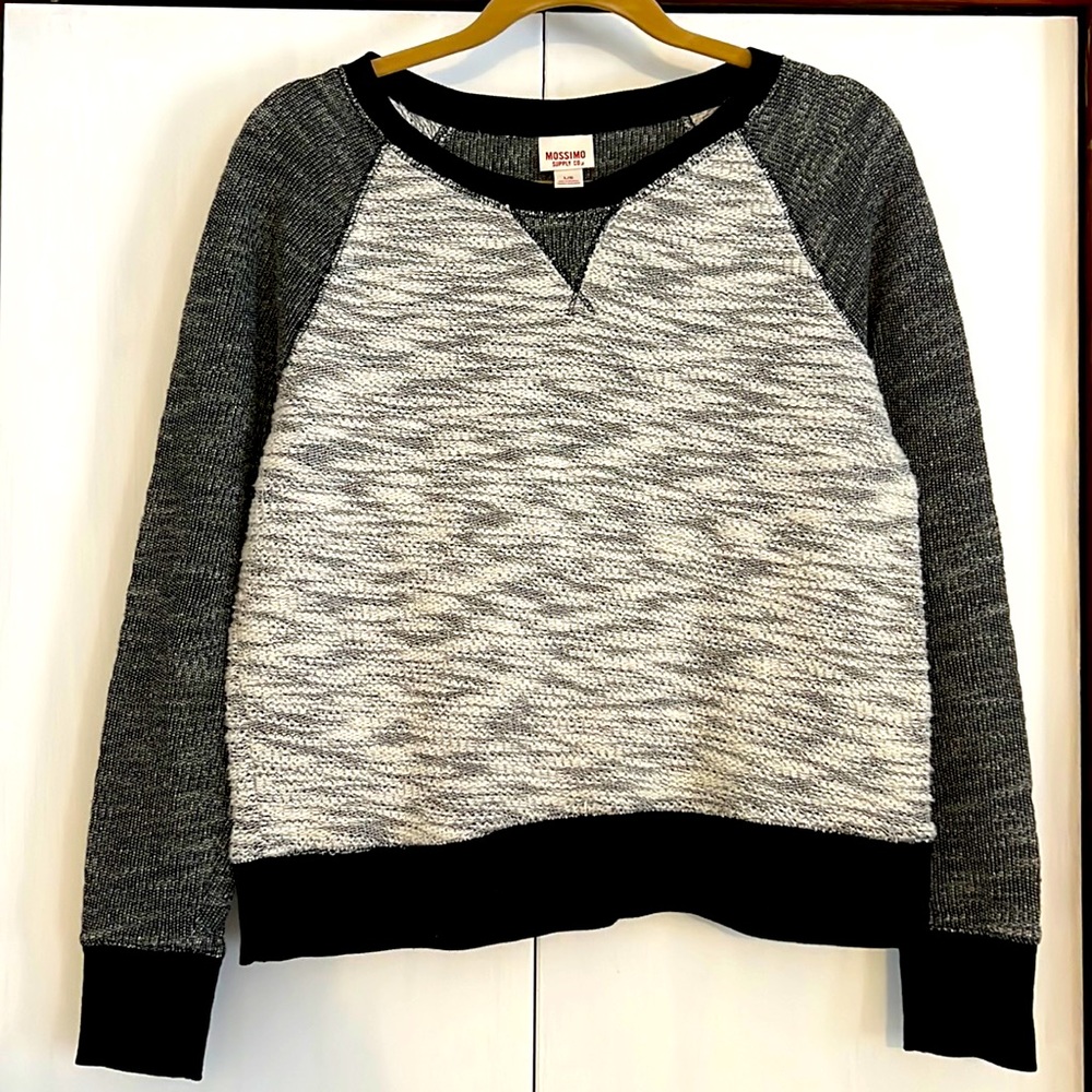 Mossimo womens size Large lightweight sweatshirt